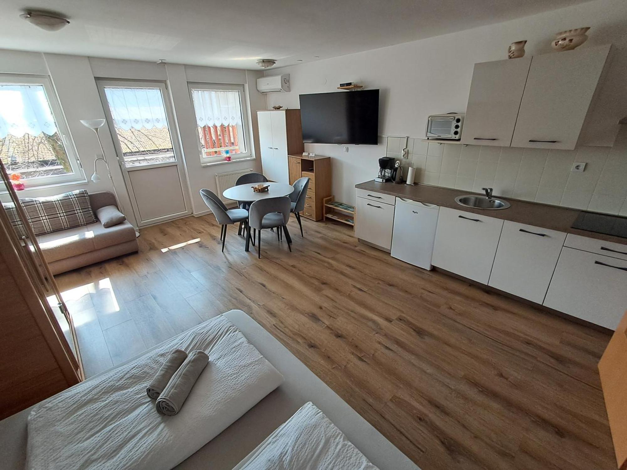 Honey Bee With Sauna Apartment *